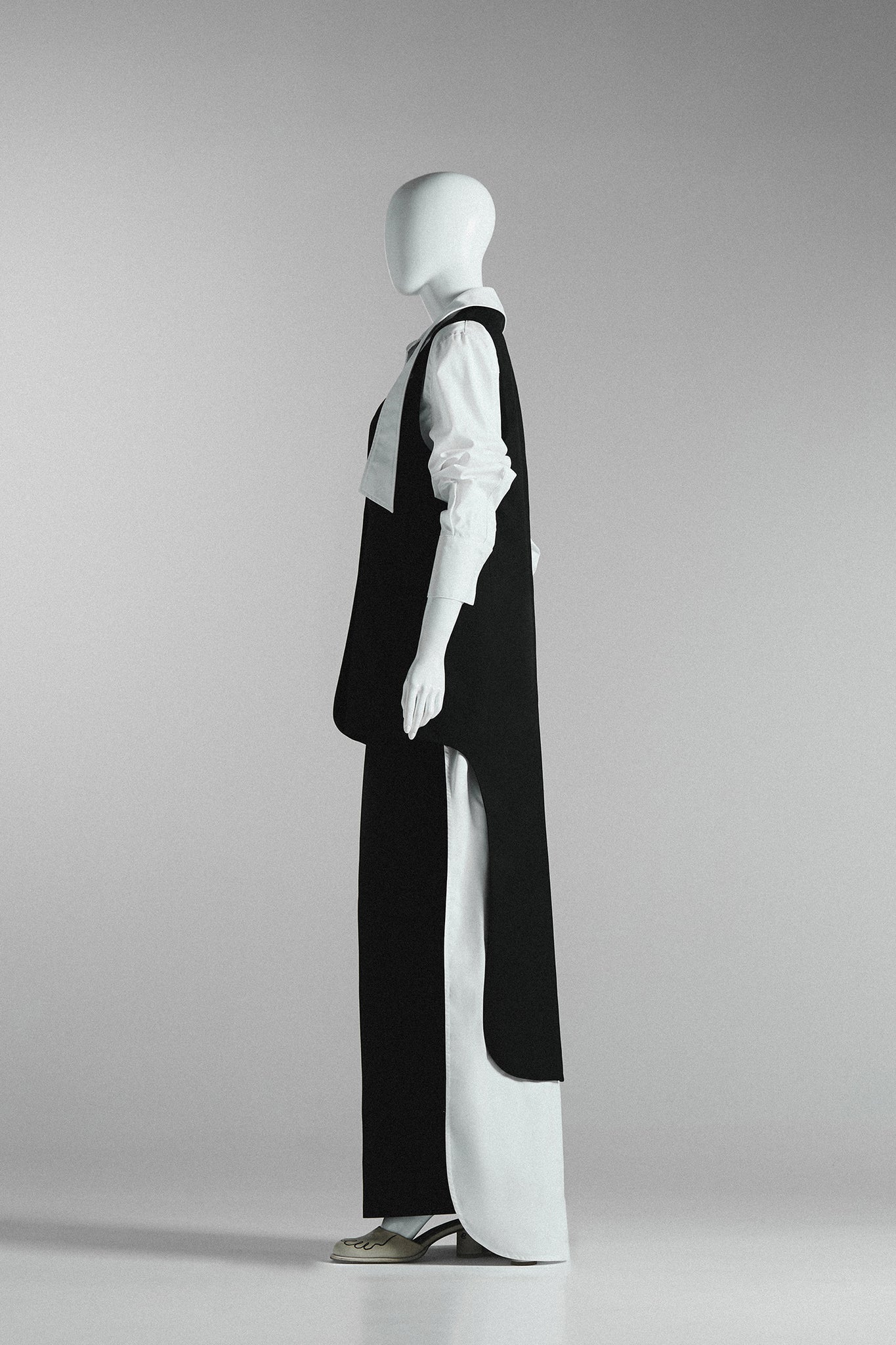 'Receptionist' Maxi Skirt in Black